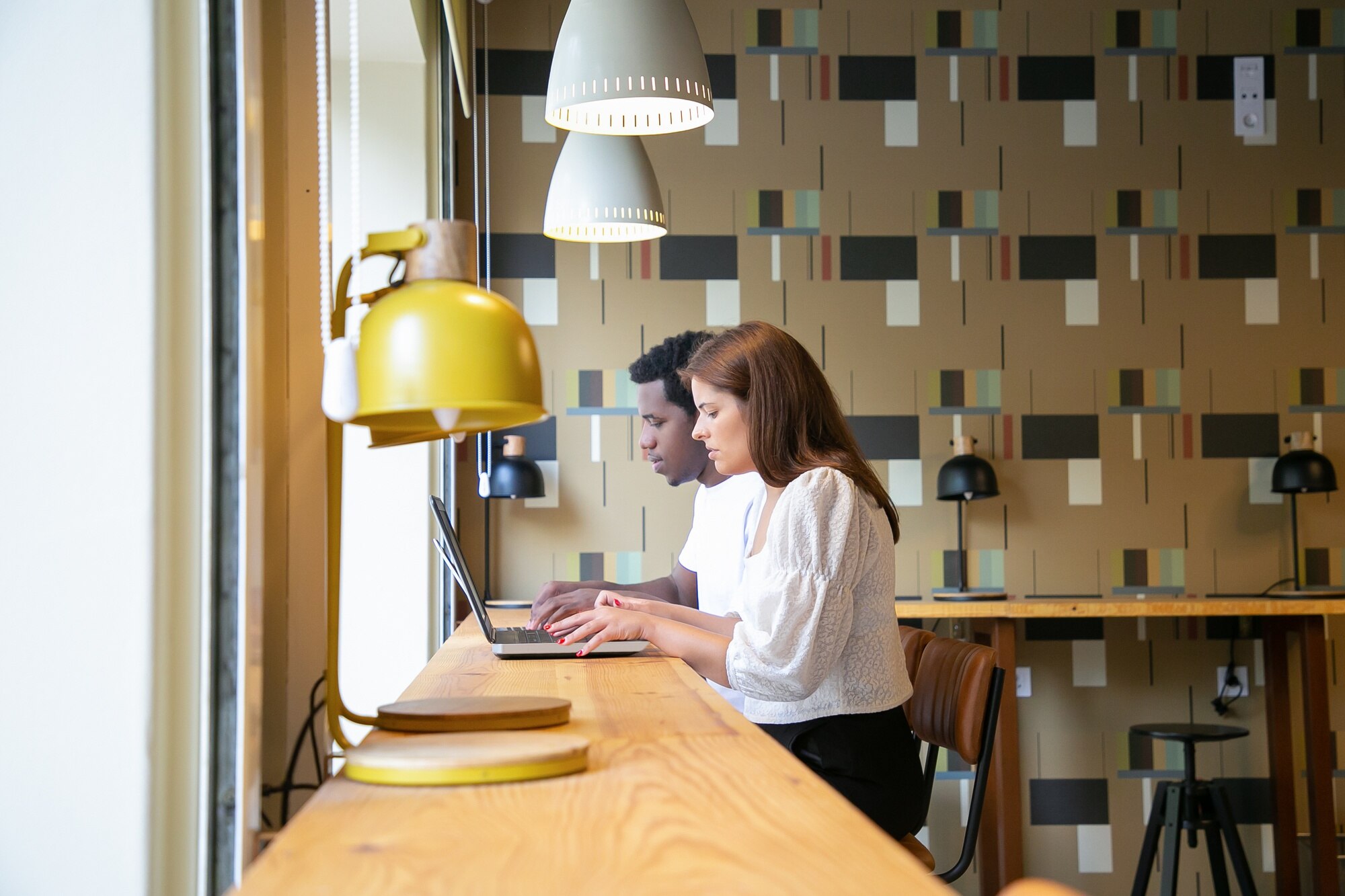 Espacio de trabajo bien iluminado